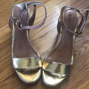 Lilly Pulitzer Gold Wedges